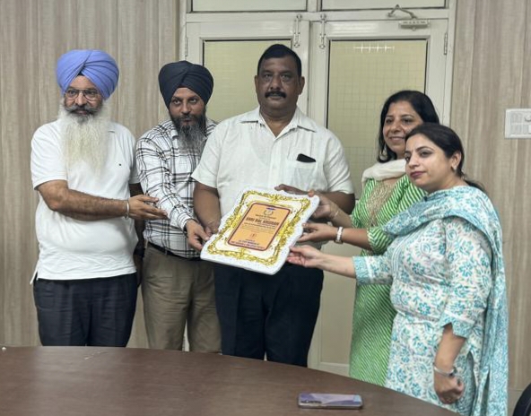 Farewell party given by the staff on the retirement of Superintendent Balakrishna
